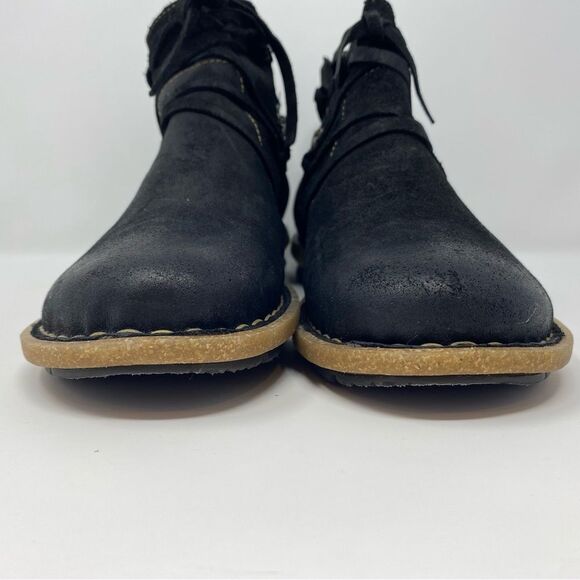 BORN 10 Women’s Tarklin Black Distressed Black Suede Ankle Chukka Boots Winter - Picture 3 of 16